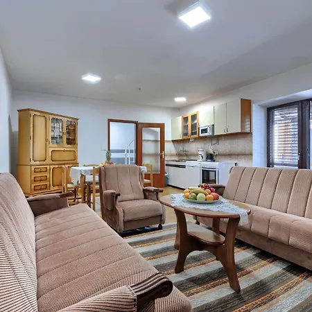 בית נופש Bakic By Interhome קרניצה