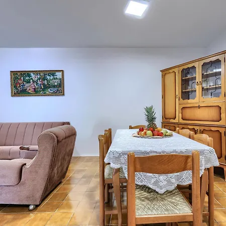 בית נופש Bakic By Interhome קרניצה