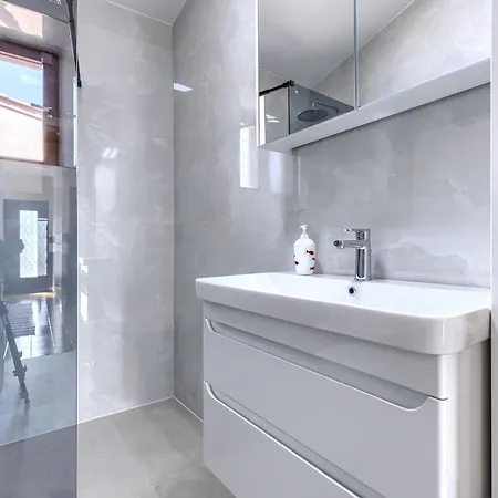 Bakic By Interhome *