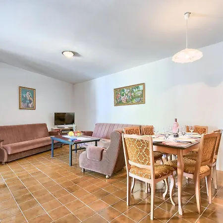 בית נופש Bakic By Interhome קרניצה