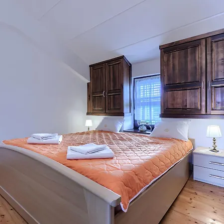 Bakic By Interhome Nyaraló